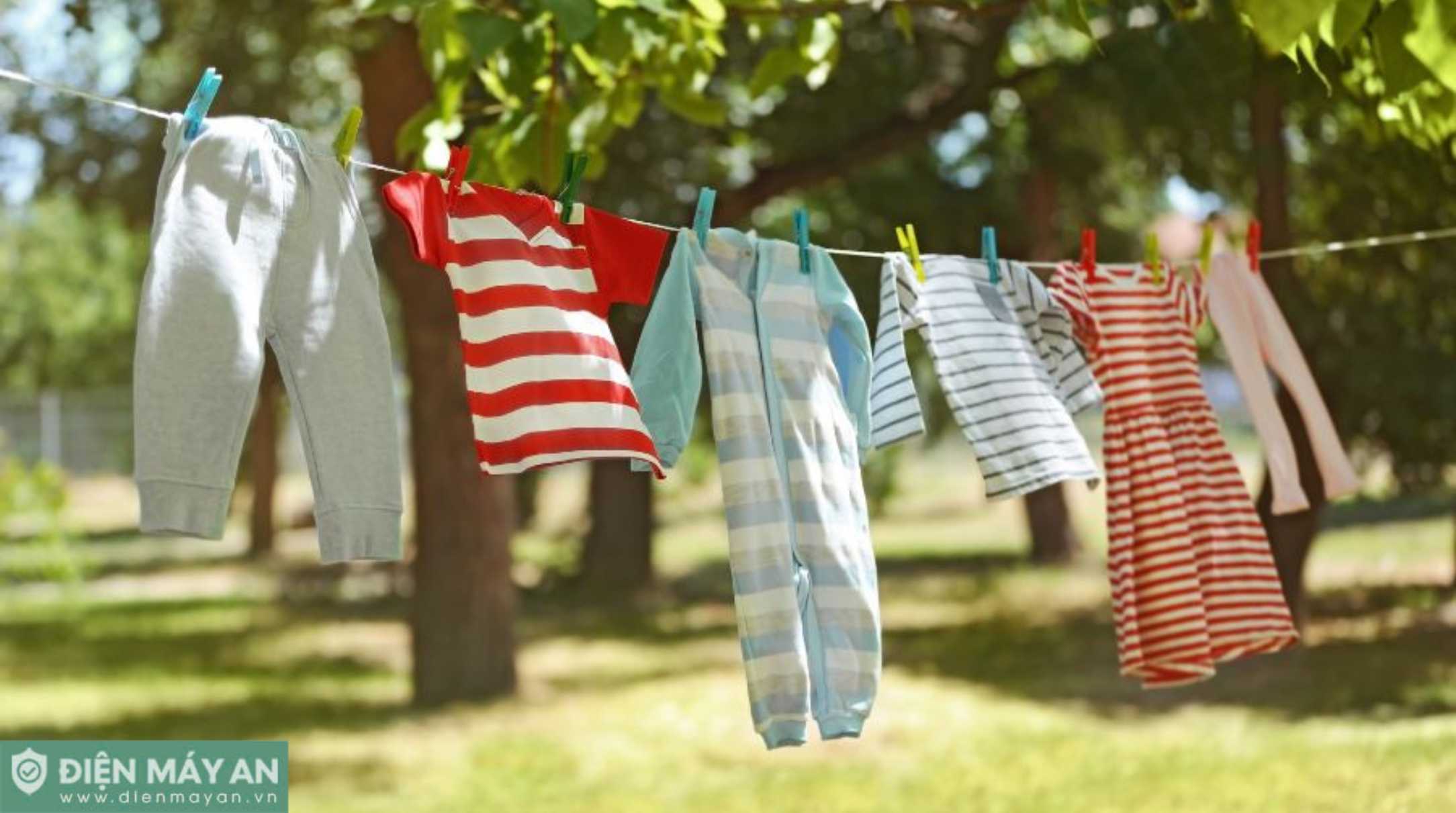 Làm sao để giặt quần áo mới không bị phai màu